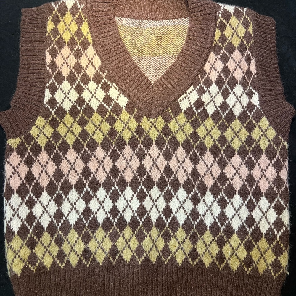 SHEIN Brown Argyle V-Neck Sweater Vest
